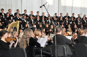 Kaunas State Choir and Kaunas City Symphony Orchestra at the Pažaislis Music Festival final concert. Edmundas Katinas' photo