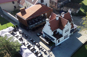 Restorano „Pilies sodas“ pastatas Kaune, kurio architektai gavo Aplinkos ministerijos apdovanojimą už kūrybinius laimėjimus urbanistikos ir architektūros srityse. LAS nuotr.