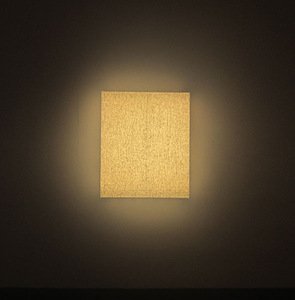 Povilas Ramanauskas. „Dedikacija paveikslui“. Medis, plastikas, lempos, medvilnė, linas, 125 x 105 x 14 cm, 2013