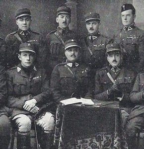 Frank Percy Crozier (sitting in the middle) in Lithuania