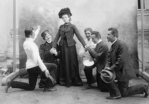 Third Count's wife's sister Pelagėja Bower Saint Clair with her admirers. Vaitkuškis 1902 08 09. Property of National M. K. Čiurlionis Art Museum