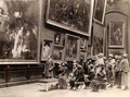 Lankytojai Luvre, 1923 m., Paryžius, Prancūzija, www.pinterest.com