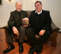 The most memorable artist of Kaunas of 2005 V.Bartulis (on the right) with art photographer R.Požerskis. Photo by L.Brundza.