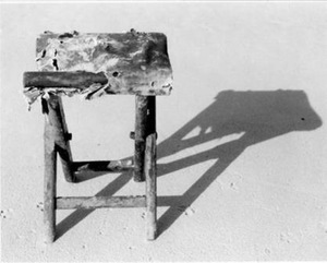 A. Lukys „Kėdė“ (iš ciklo „Daiktai iš jūros“) 1988-1992