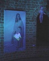 XXL, 2006, 200 × 120 ir 85 × 40, fotografija, plastikas, siūlai, švytintys tamsoje, siuvinėjimas.